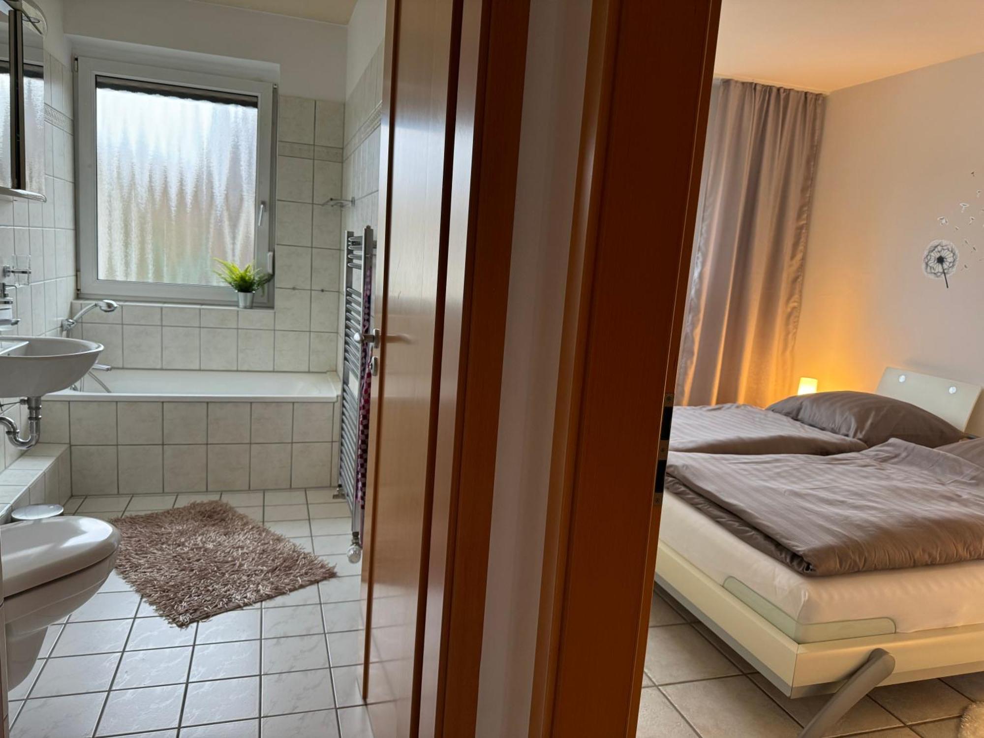 Ruhrpott Residenz - 3 Zimmer Suite - 70Qm Mit Balkon Oberhausen  Bagian luar foto